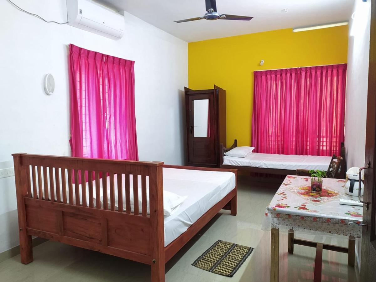 A K Munroe Homestay Mundrothuruth Exterior photo